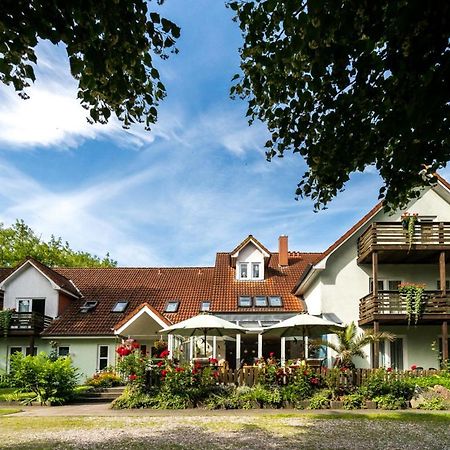 Hotel-Pension Lindenhof Tarnewitz ภายนอก รูปภาพ