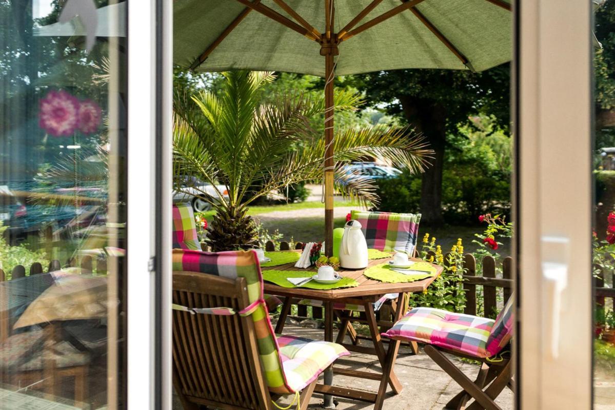 Hotel-Pension Lindenhof Tarnewitz ภายนอก รูปภาพ