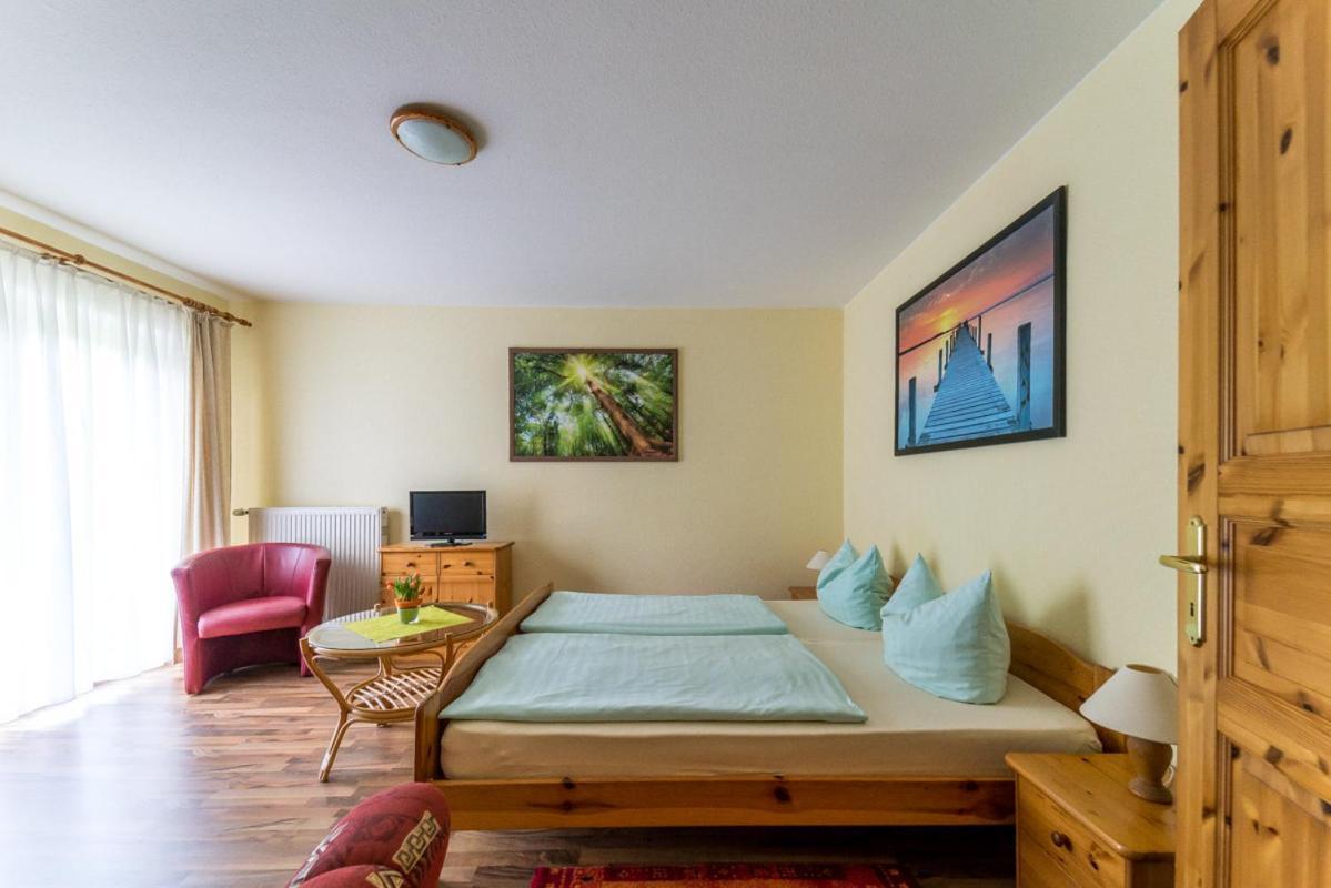 Hotel-Pension Lindenhof Tarnewitz ภายนอก รูปภาพ
